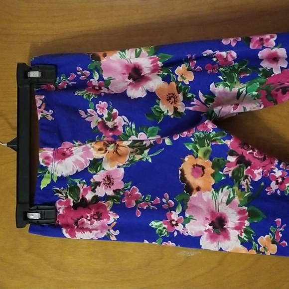 Electric Blue Floral Leggings Size Small: A - Picture 6 of 9